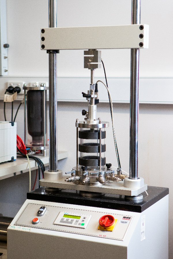 Large-Scale Triaxial Testing